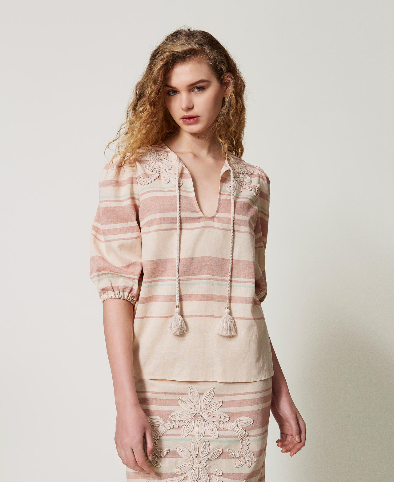 Linen-blend striped blouse with embroidery Almond Beige/Green Marine/Amber Brown Stripes Woman 251LM2RAA_12377_01
