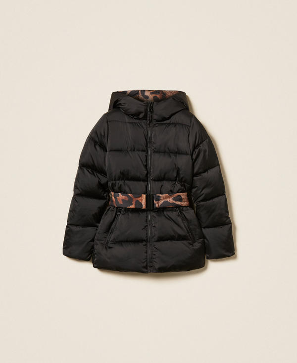 Puffer jacket with reversible belt
