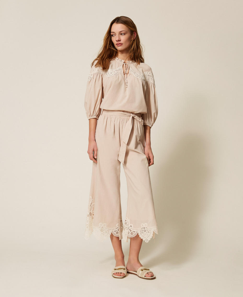Cropped muslin trousers with macram&eacute; Two-tone Fog/Vanilla White Woman 261LM2DBB_13579_01