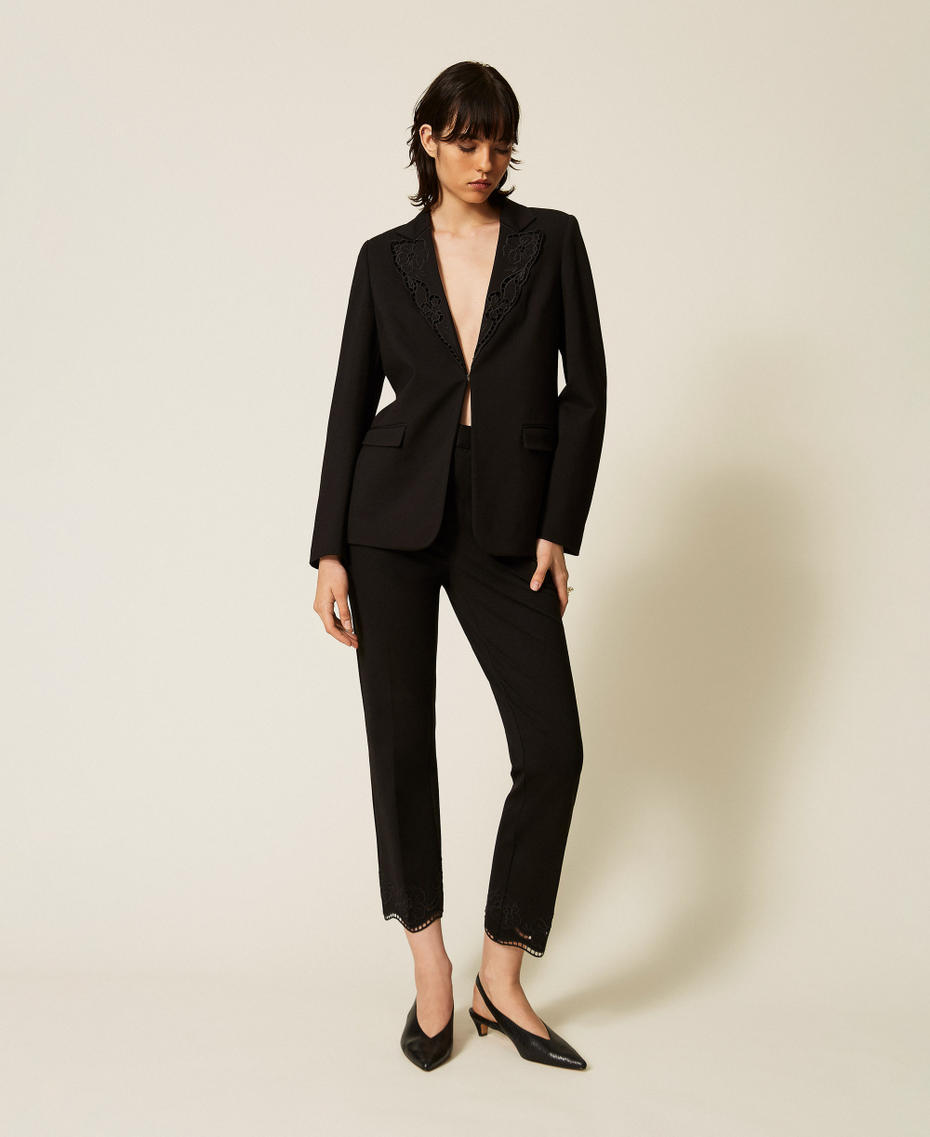Pantal&oacute;n recto con bordado ingl&eacute;s Negro Mujer 262TP2673_00006_T0
