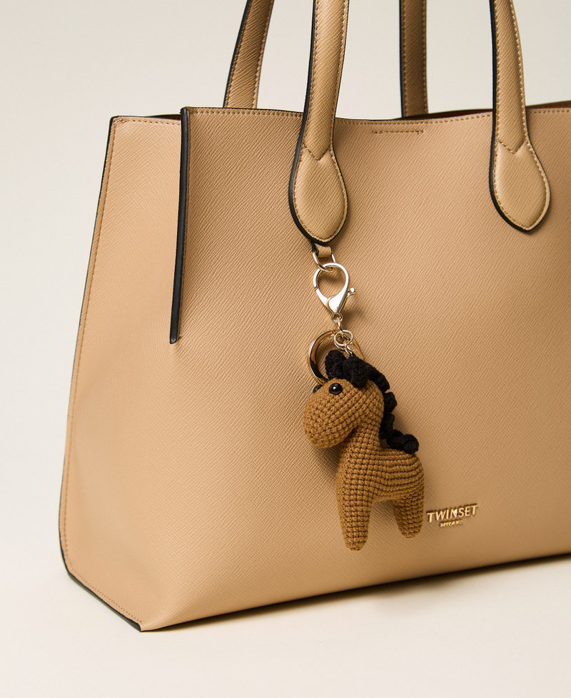 Crochet horse keyring Darkness Brown Woman 262TH7072_13411_03