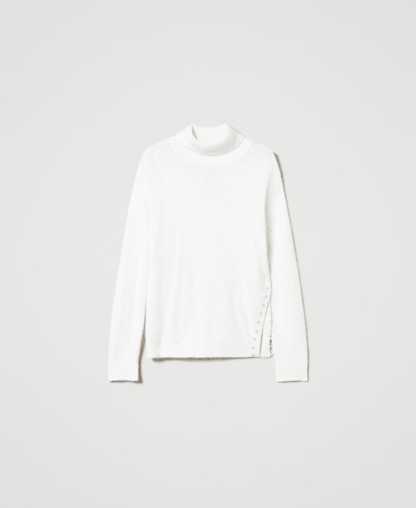 Rollkragenpullover aus Angoramischung mit Perlen