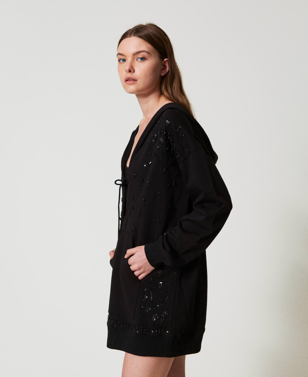 Short dress with handmade embroidery Black Woman 251AP2060_00006_01