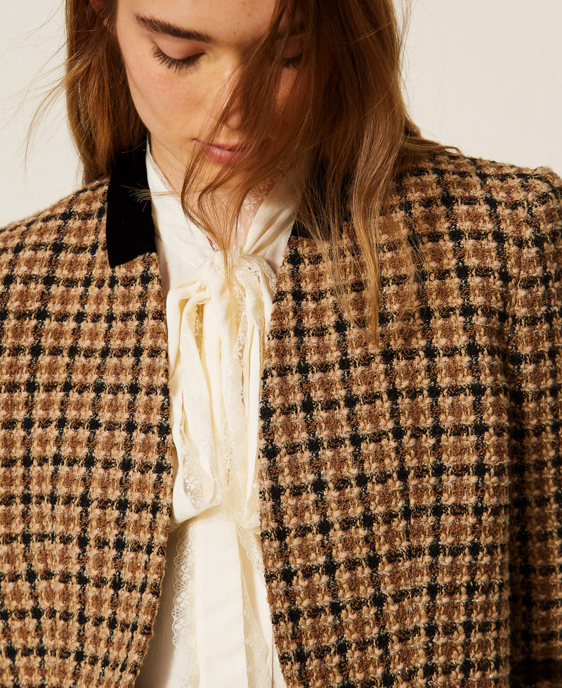 Spenzer-Jacke aus Boucl&eacute; mit Karomuster Boucl&egrave; Little Check Brown / "Nut"-Braun / Gold Frau 262TT2130_14022_04