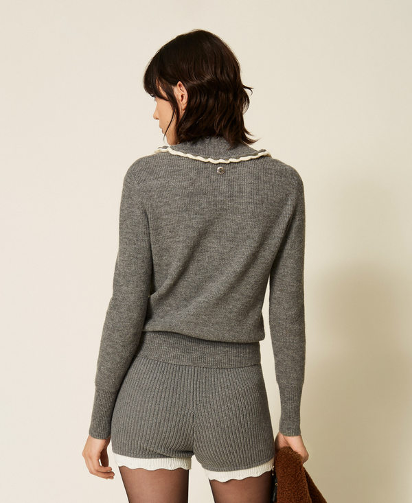 Shorts in maglia con dettagli smerlati