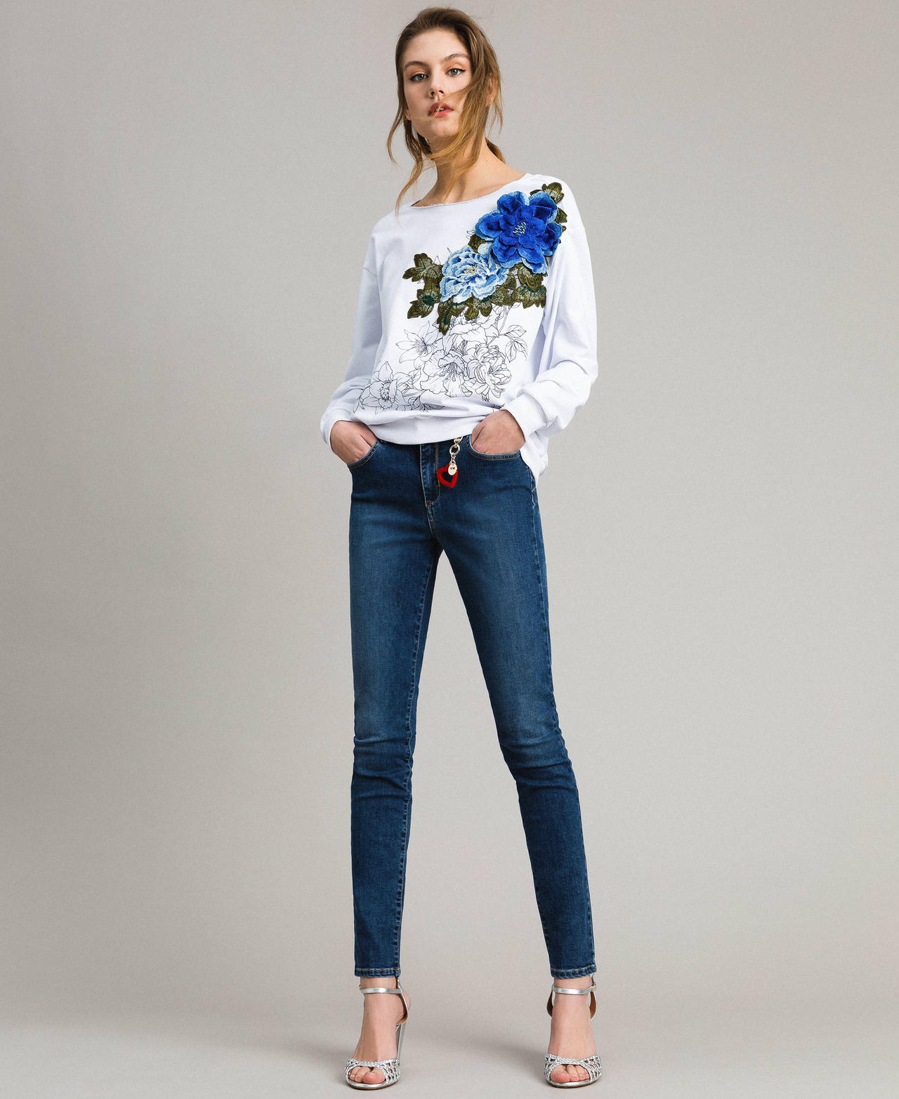 Skinny jeans with charms Denim Blue Woman JCN2V3-02