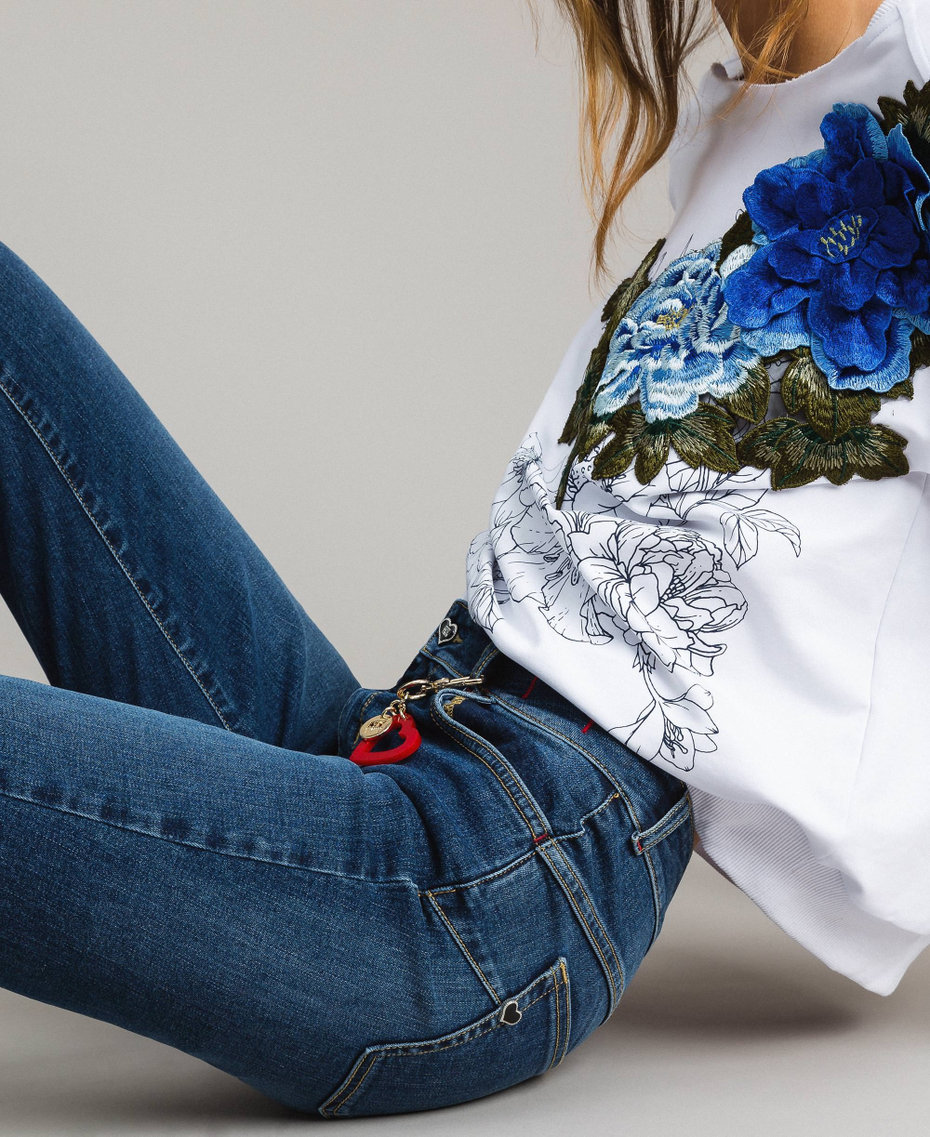 Skinny jeans with charms