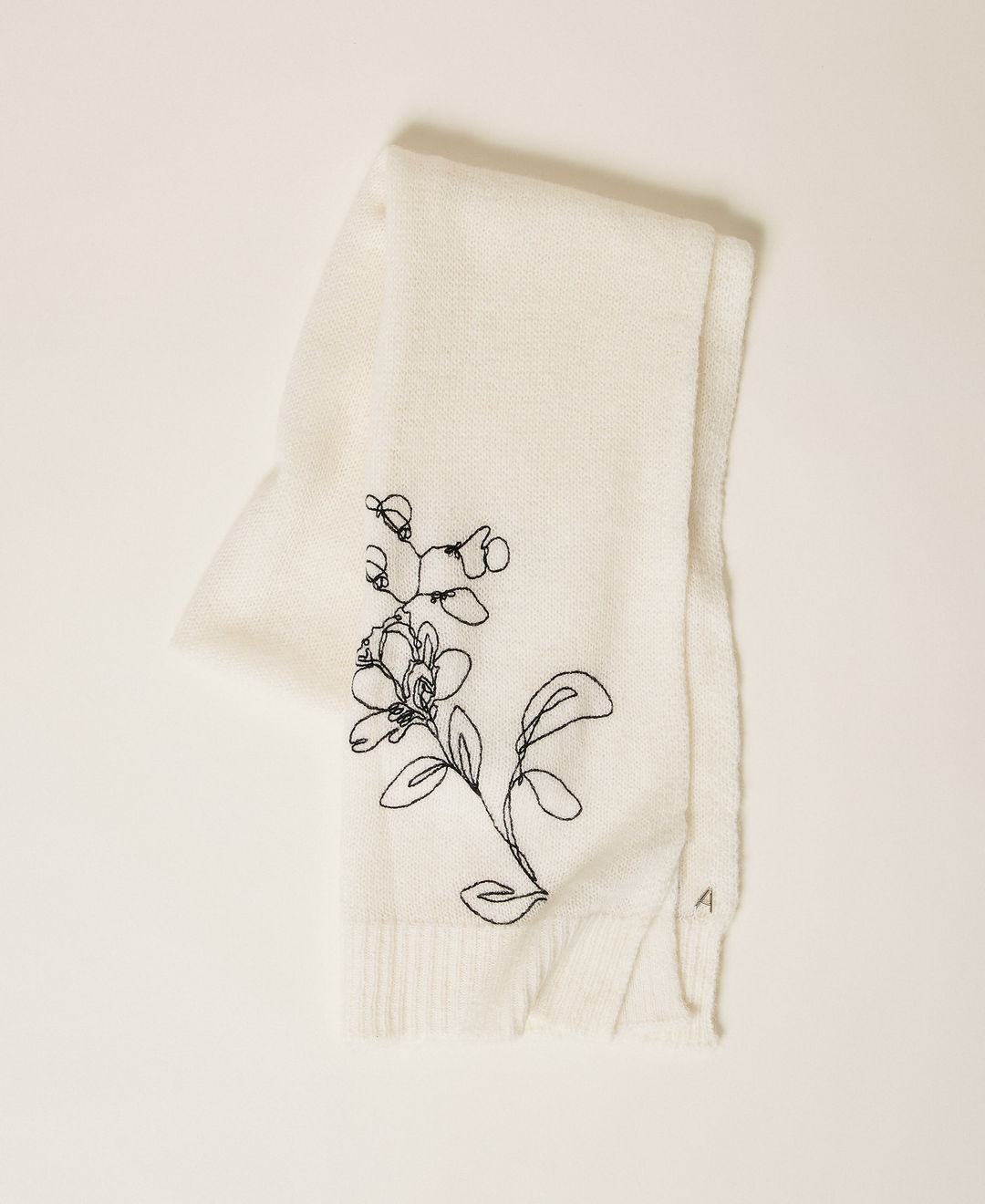 Écharpe en Maille Avec Broderie Florale