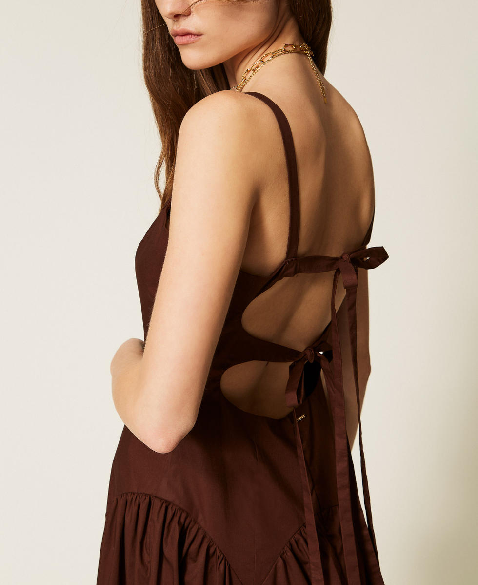 Langes Kleid aus Popeline mit Raffungen Coffee Liqueur Frau 261TT2213_12110_04