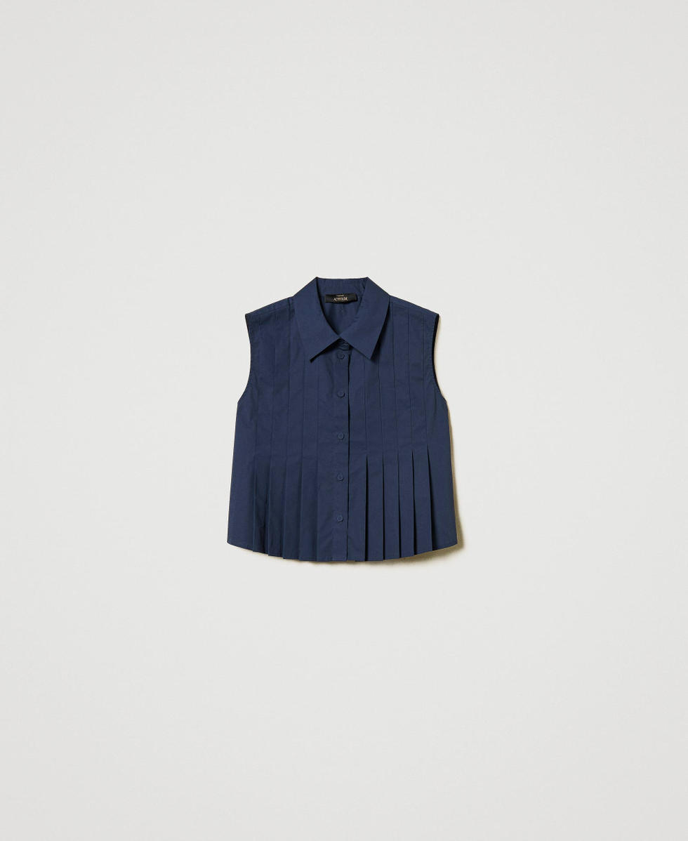 Cropped shirt with pleats