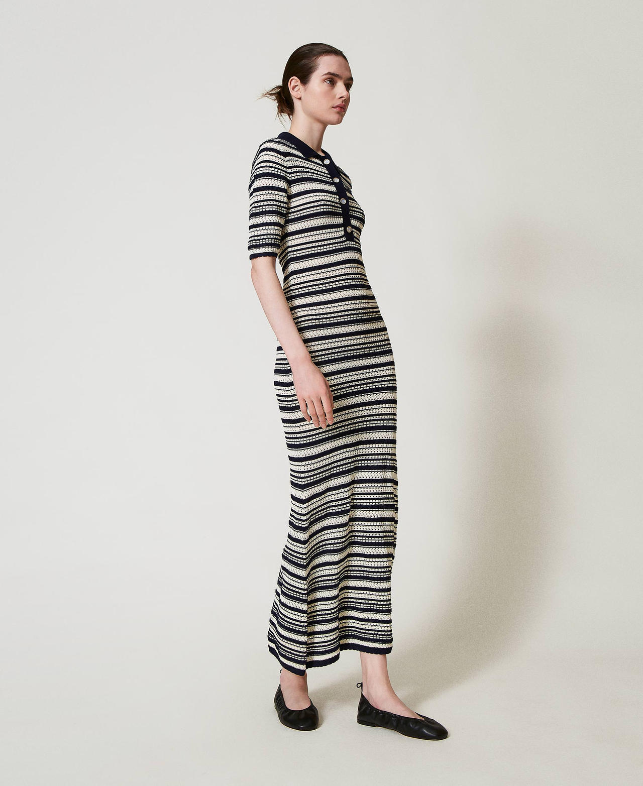 Long two-tone knit dress Two-tone Snow/Blue Night Woman 251TP3190_12261_03
