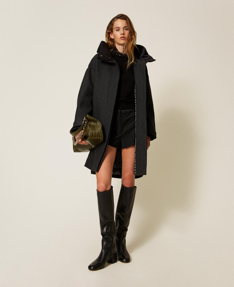 Wool and duchesse coat
