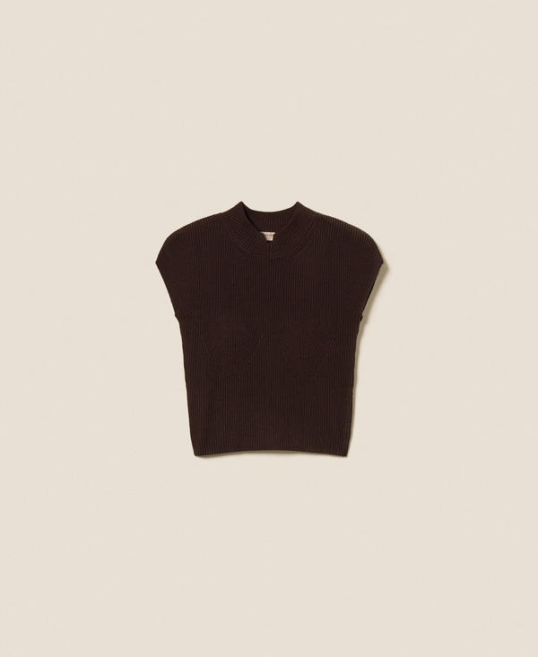 Fitted turtle neck jumper