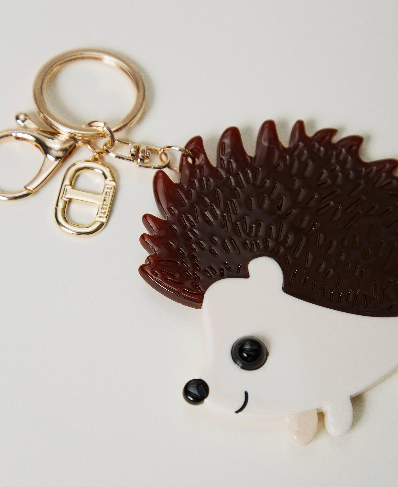 Hedgehog key ring with Oval T Two-tone Coffee Bean/Mother of Pearl Woman 251TH7015_11145_02