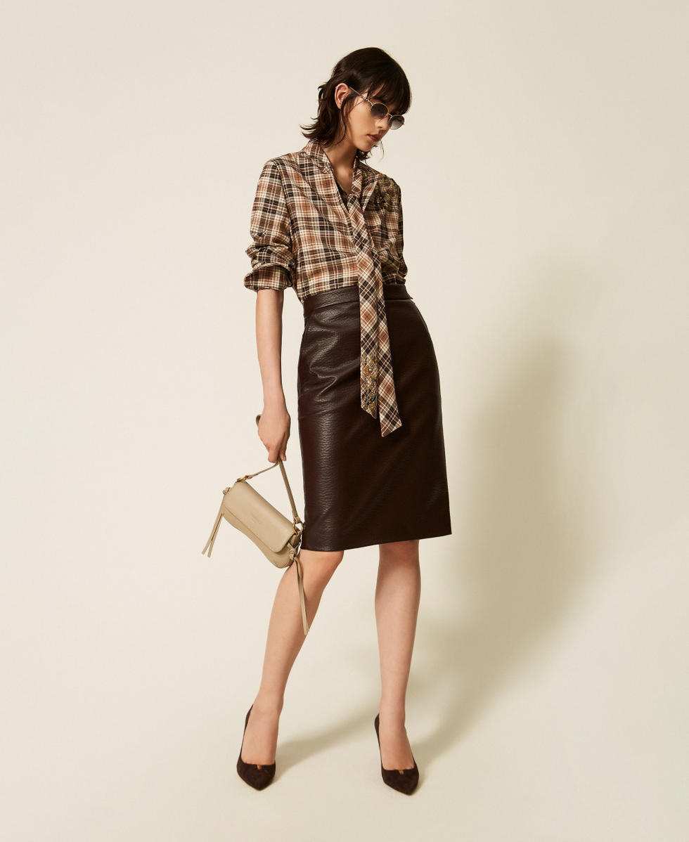 Hemdbluse aus Flanell im Tartanmuster mit Stickerei "Iced Coffee Tartan-Braun" Frau 262AP2300_13691_T0