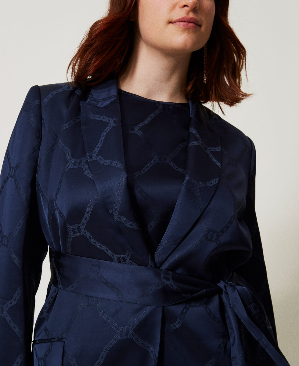 Chaqueta blazer con Oval T jacquard &iacute;ndigo Mujer 251TP2010_00384_04