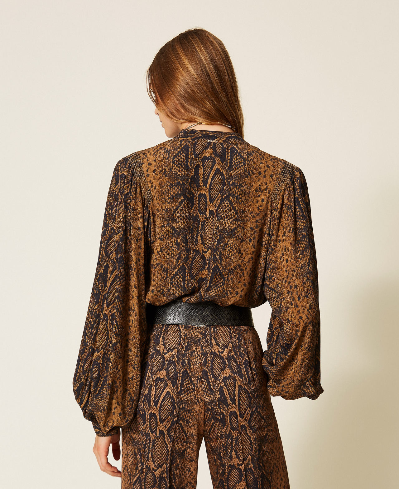 Camicia in cr&ecirc;pe de Chine a stampa python Stampa Python Marrone "Nut" / Black Donna 262TT2602_14141_03