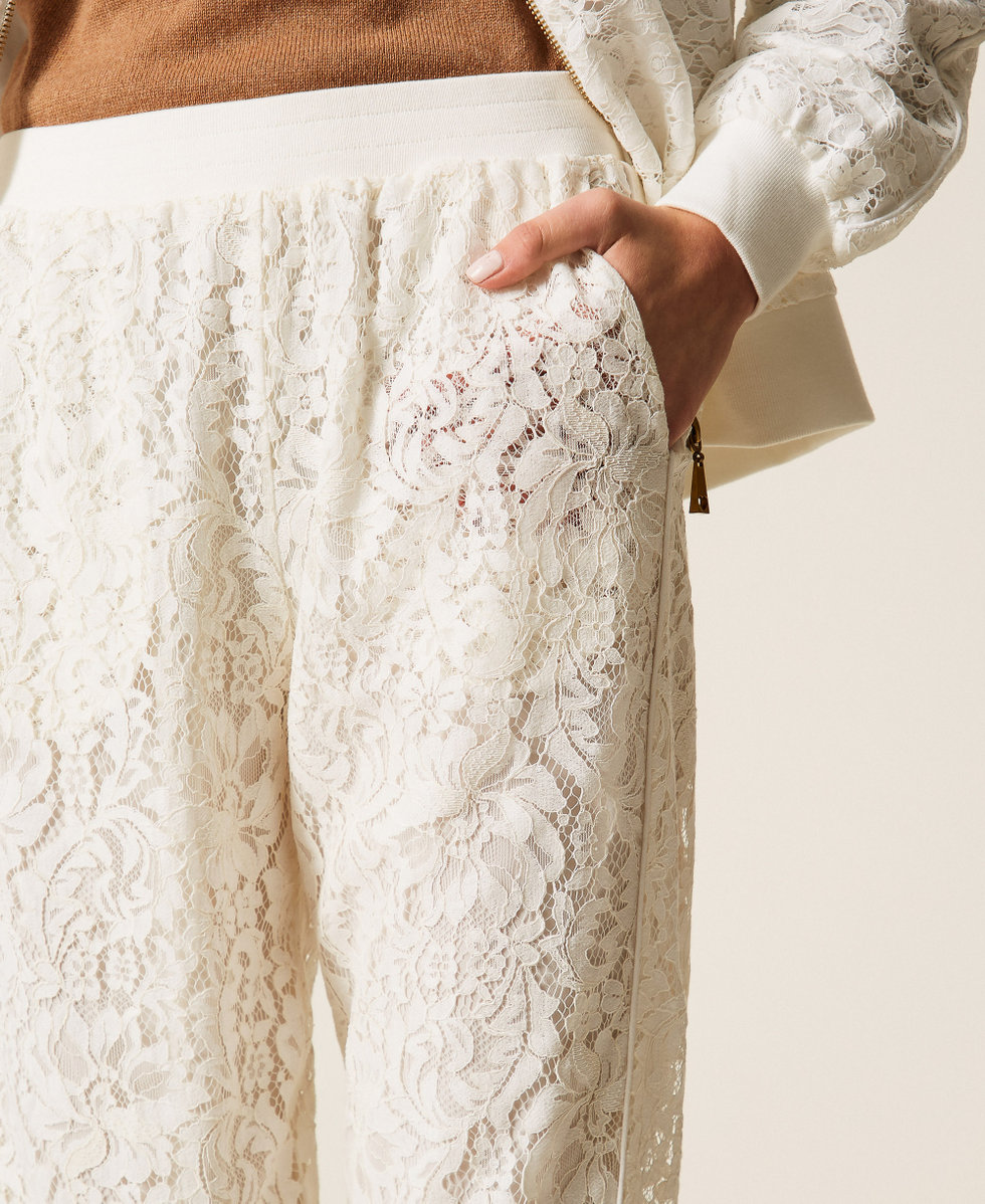 Pantaloni joggers in pizzo Off White Donna 252LL2JBB_00526_04