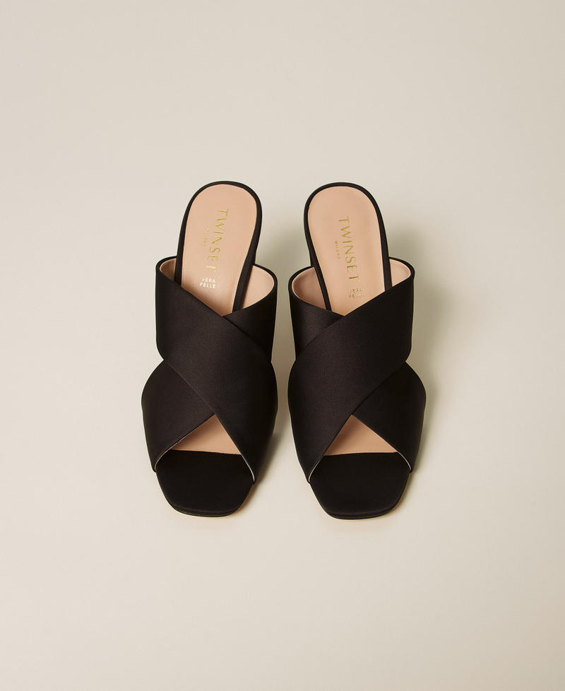 Mules aus Satin Schwarz Frau 261TCP104_00006_04
