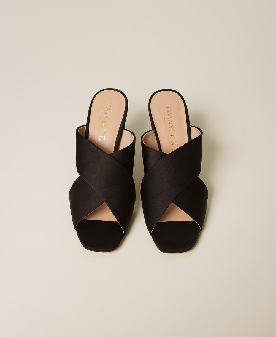 Mules aus Satin Schwarz Frau 261TCP104_00006_04