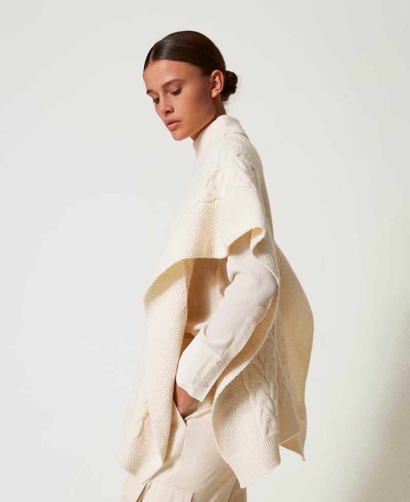 Cable knit poncho Antique White Woman 242LL5AGG_00245_02