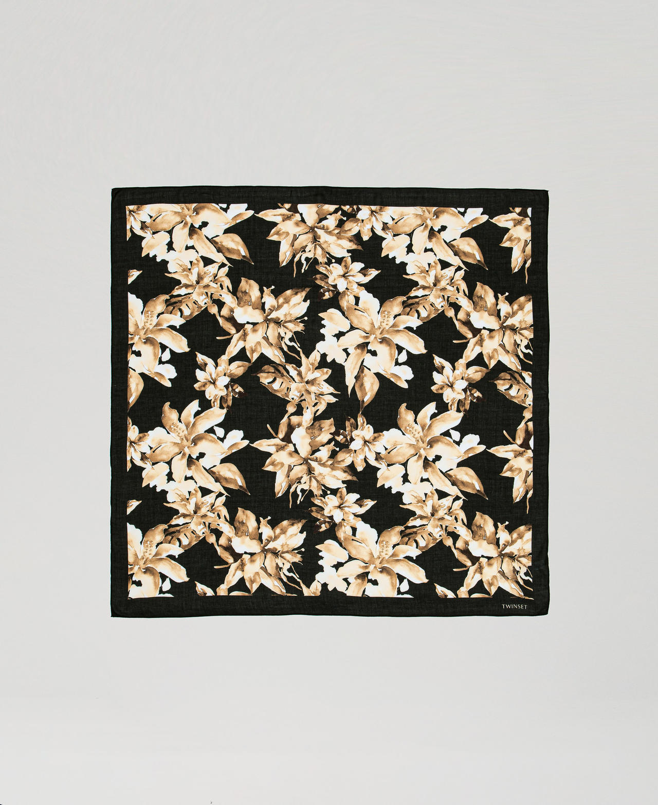Keffieh avec imprimé floral Imprimé Fleurs Noir/Natural Beige Femme 251LB4CKK_12195_05