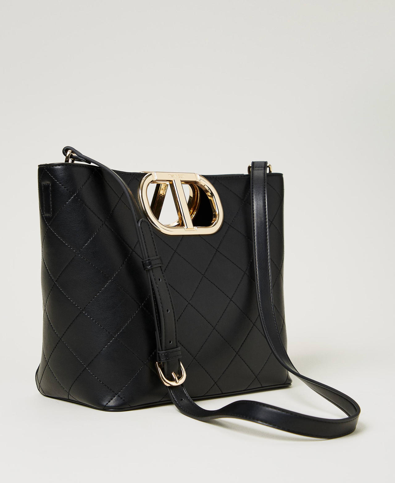 &lsquo;Lila&rsquo; quilted shopper bag with Oval T handle Black Woman 242TD8160_00006_03