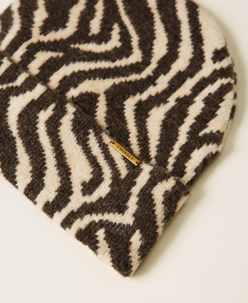 Animal print jacquard knit beanie Zebra Print Woman 252LI4BNN_12668_02