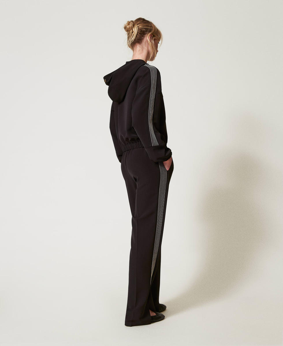 Pantalon en cr&ecirc;pe avec broderie Noir/Broderie Neige Femme 251TE2164_12285_03