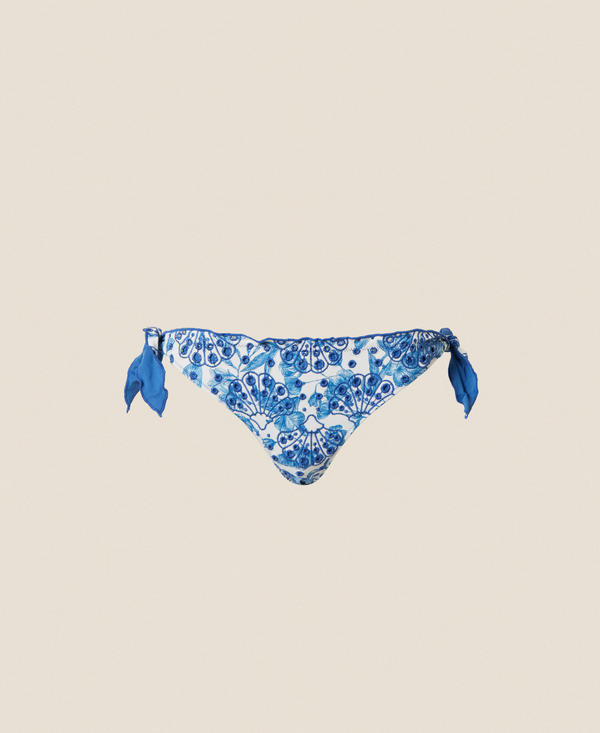 Bikini thong with embroidery