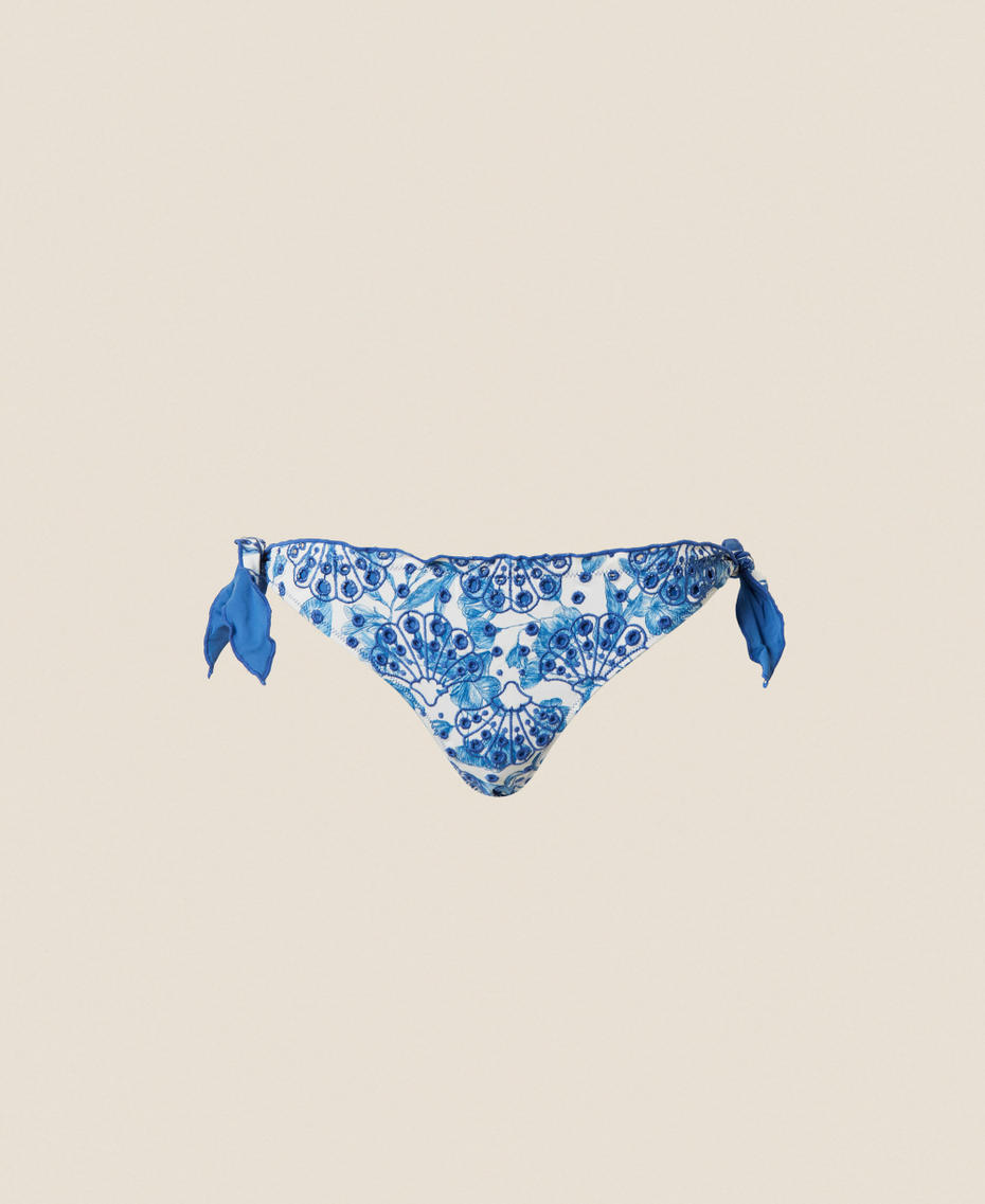 Bikini thong with embroidery Off White/Med Blue Toile De Jouy Print Woman 261LMMD88_13465_S0