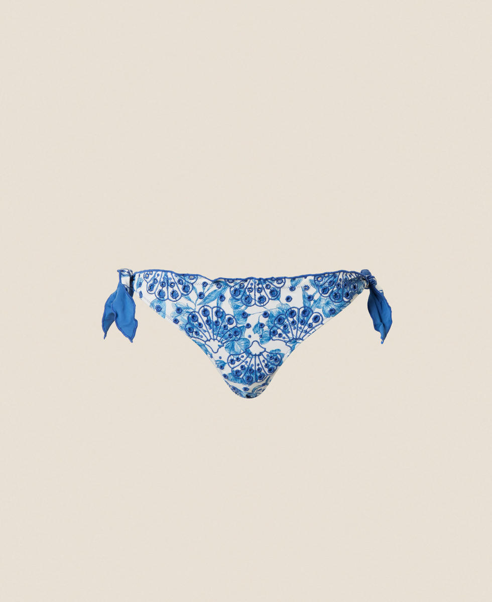 Bikini thong with embroidery