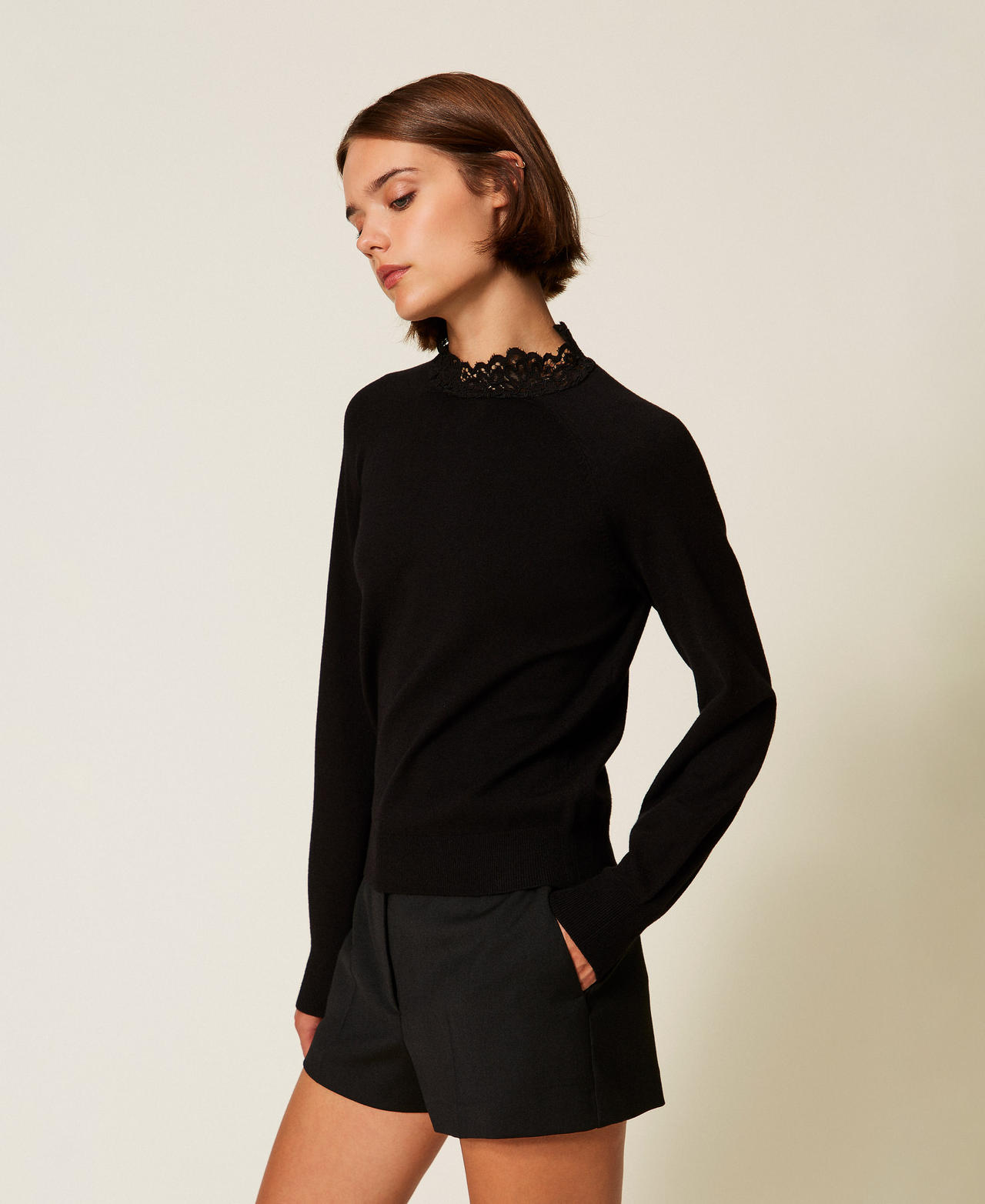 Turtleneck jumper with lace Black Woman 252TP3391_00006_02