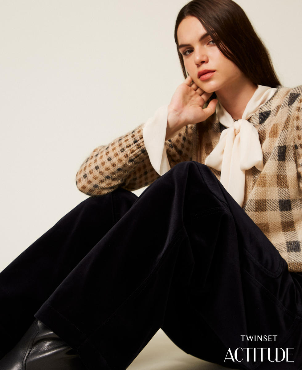 Velvet trousers with stitching