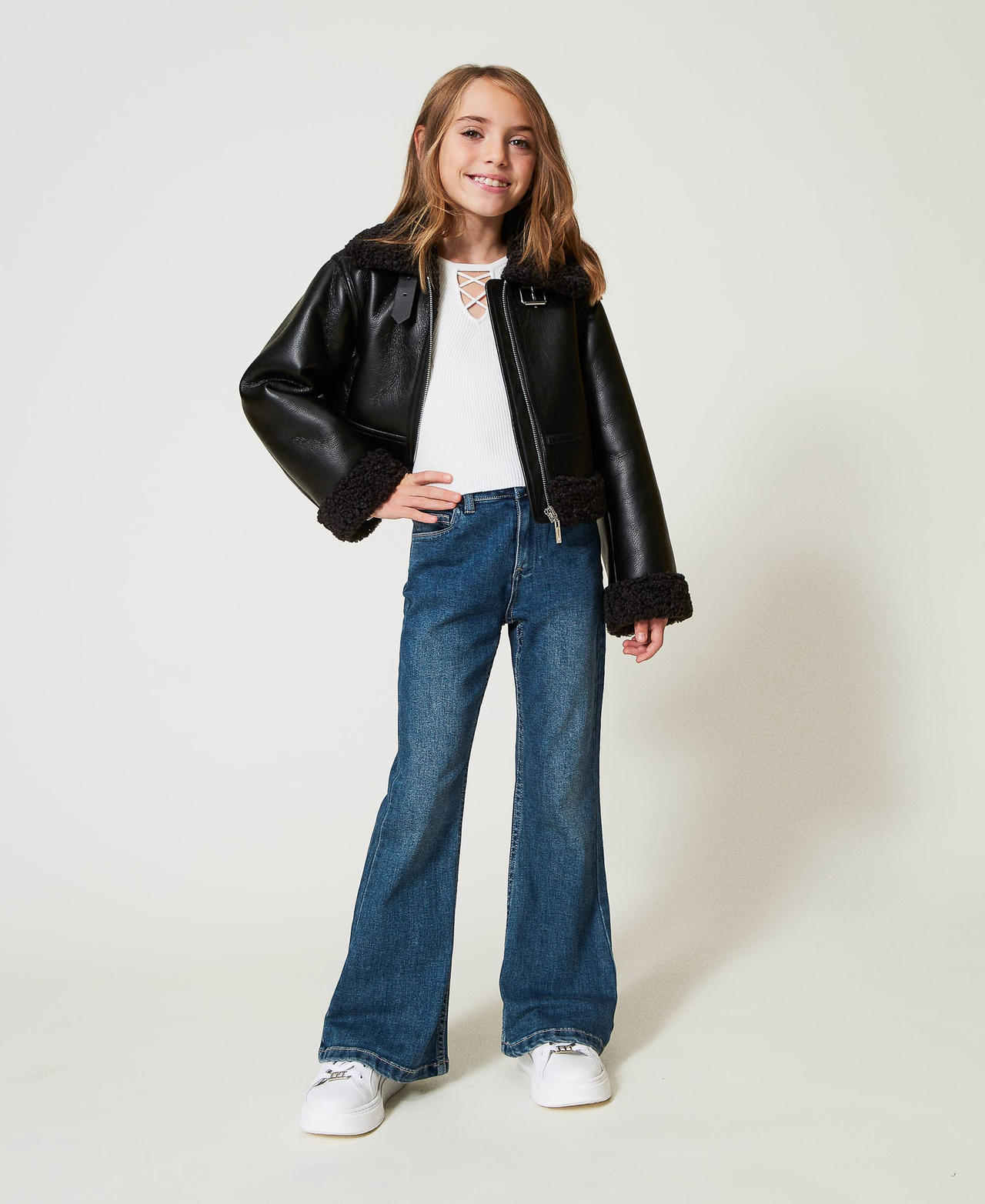 Jean pattes d&rsquo;&eacute;l&eacute;phant avec cinq poches Denim Mid Blue Fille 242GJ2290_07282_01