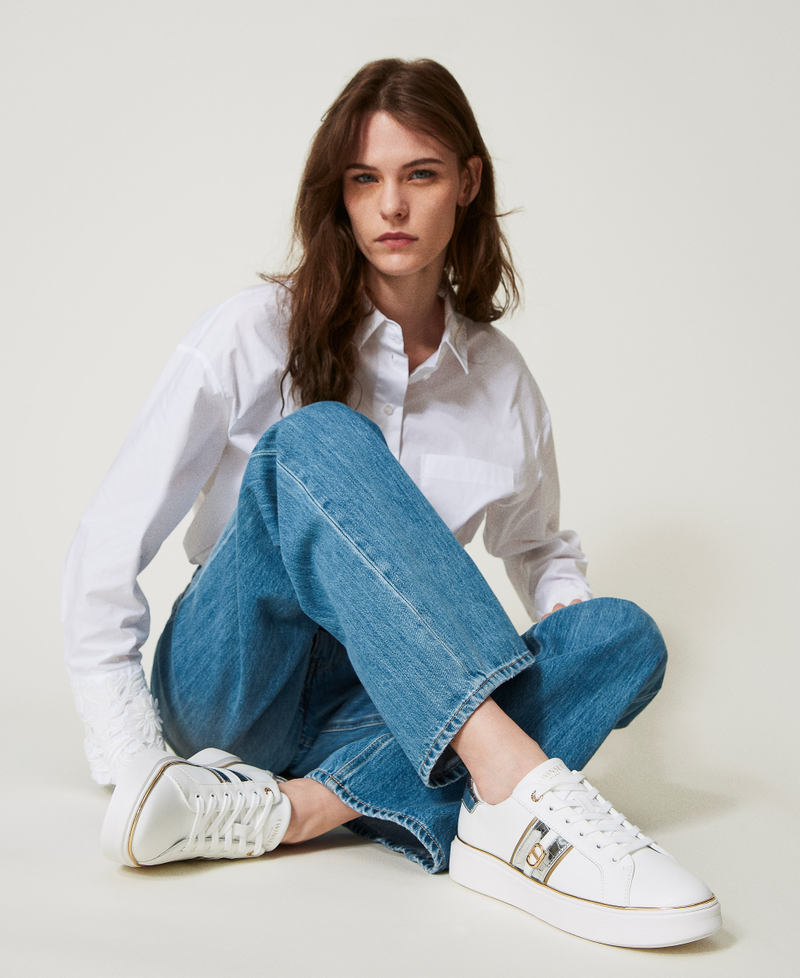 Sneakers in pelle con Oval T Bicolor Bianco Ottico / Argento Donna 251TCP01A_07200_0T