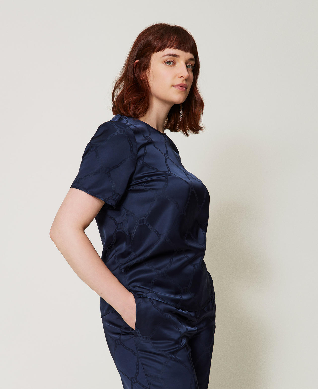 Bluse aus „Oval T“-Jacquard Indigo Frau 251TP2012_00384_02