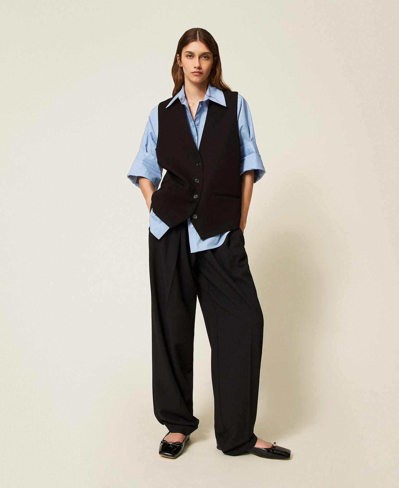 Waistcoat with buttons and welt pockets Black Woman 252AP2100_00006_01