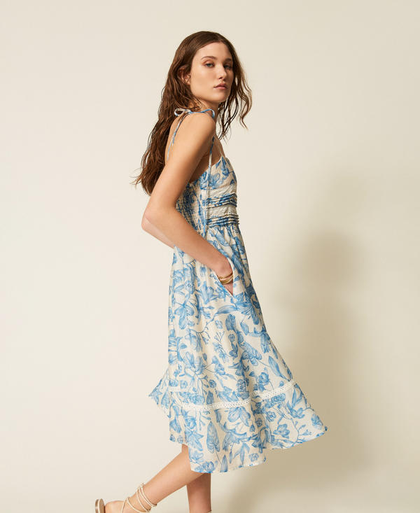 Short floral dress with lace