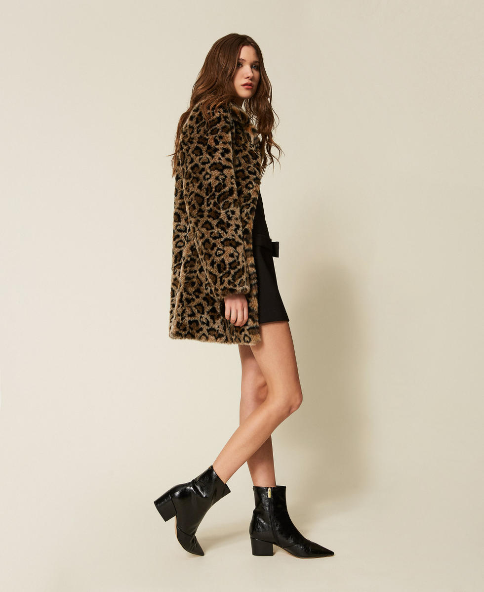 Tapered toe ankle boots