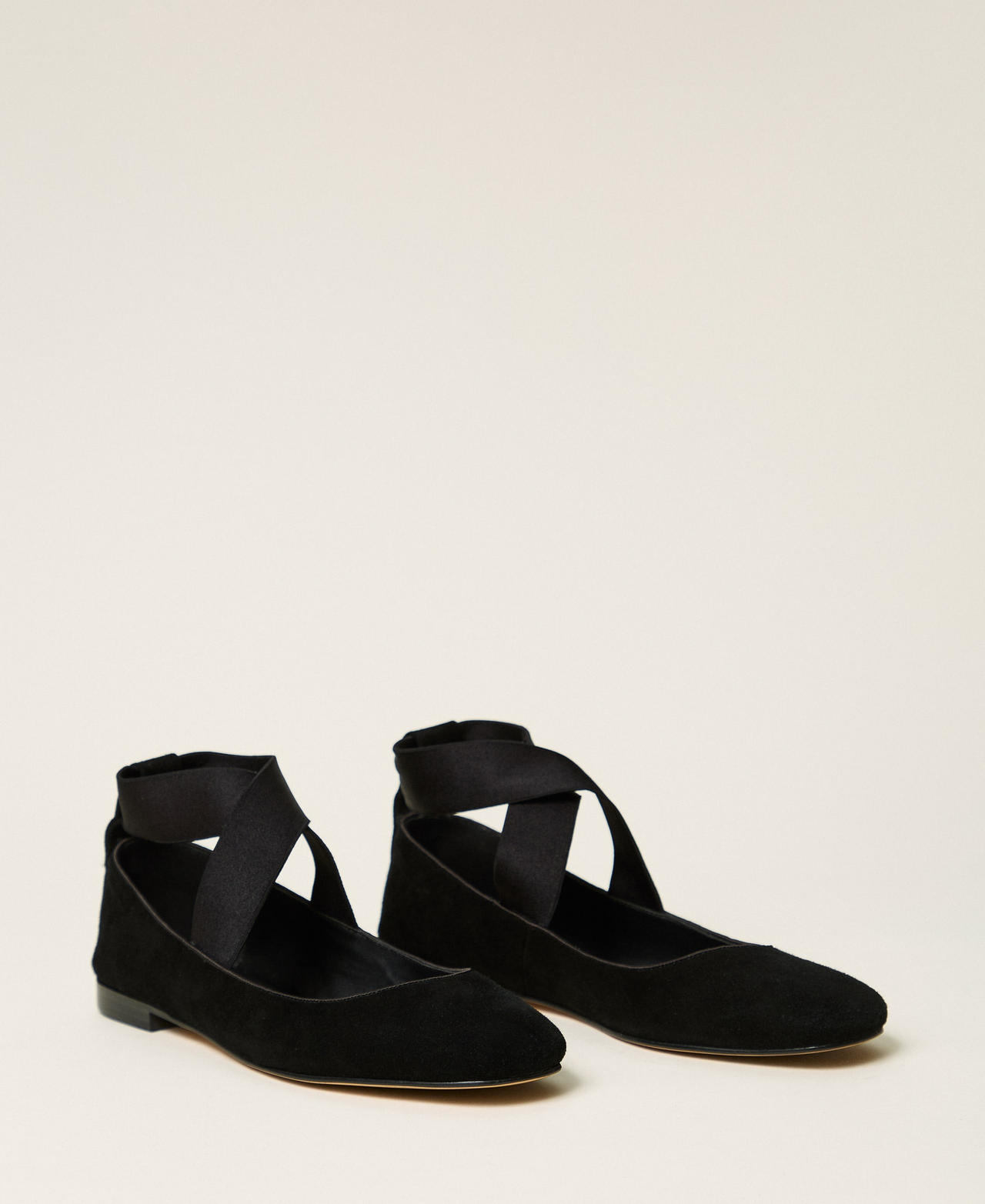 Ballerina aus Veloursleder Schwarz Frau 262TGT160_00006_02