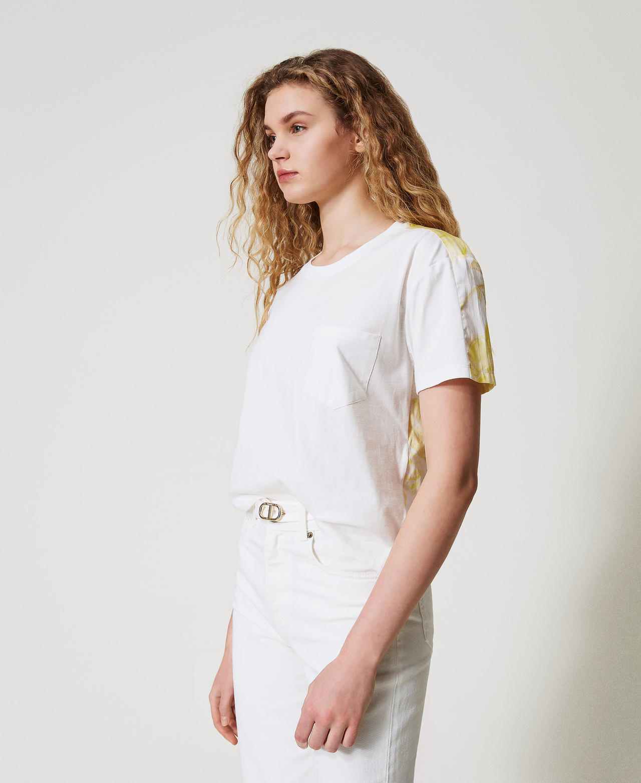 Rose print muslin T-shirt Two-tone Papers White/Yellow Pear Roses Woman 251AX2040_12476_01