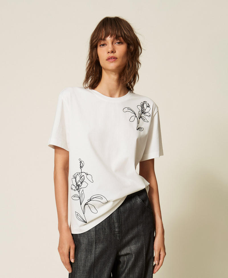 T-shirt con ricami floreali Off White Cuore Ricamo Nero Donna 262AP2481_14019_01