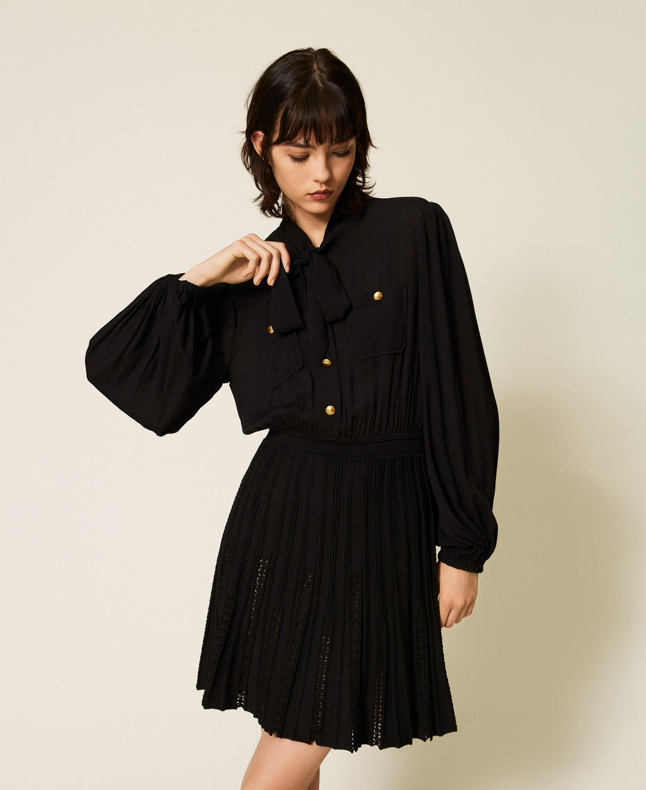 Robe courte avec jupe en maille Noir Femme 262TP3081_00006_01