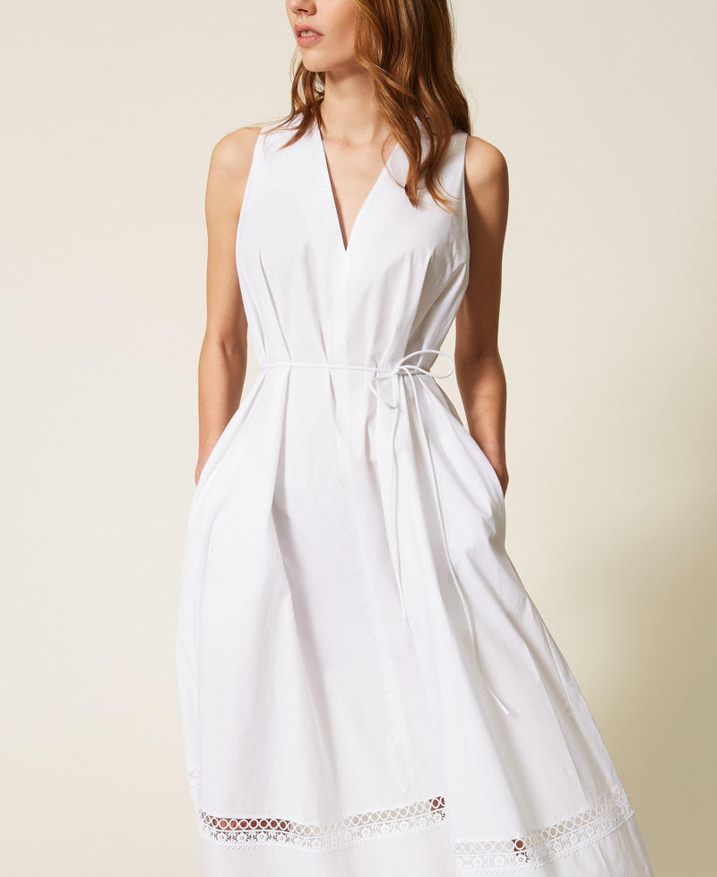 Langes Kleid aus Popeline mit Stickerei Wei&szlig; Frau 261TT2250_00001_04
