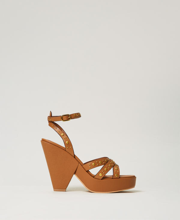 Leather platform sandals with studs