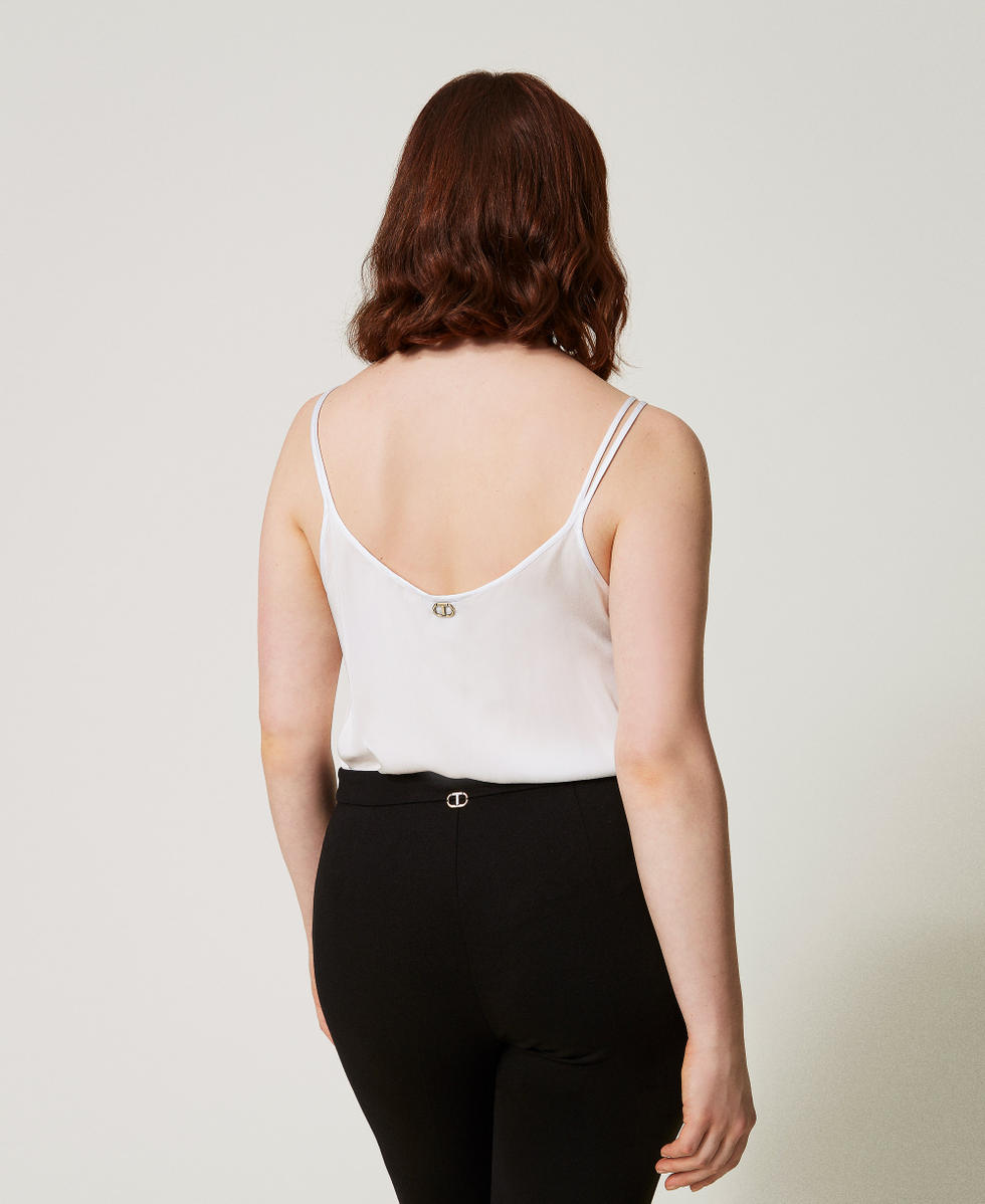 Satintop mit Stickerei Weiß Schnee Frau 251TP2371_00282_03