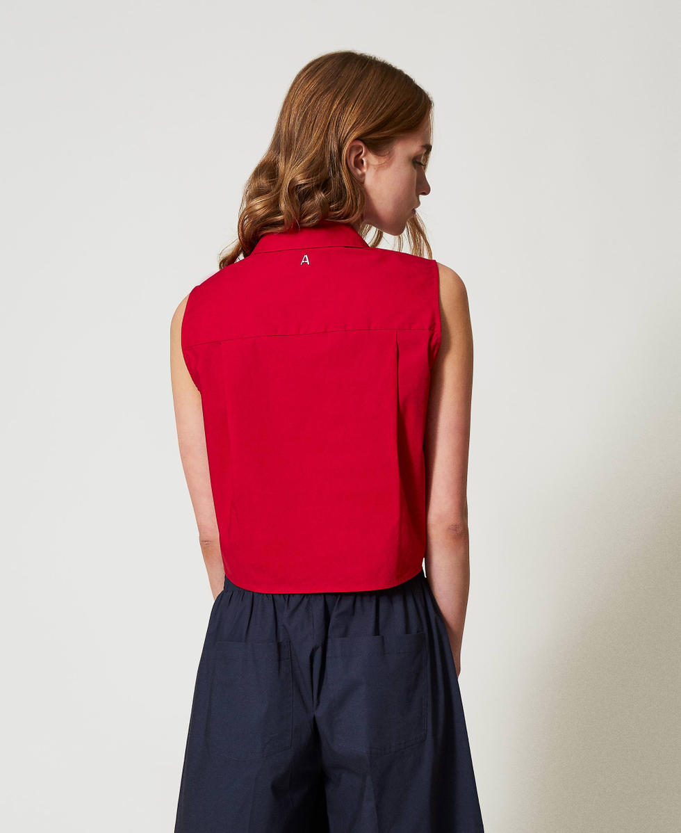 Cropped shirt with pleats