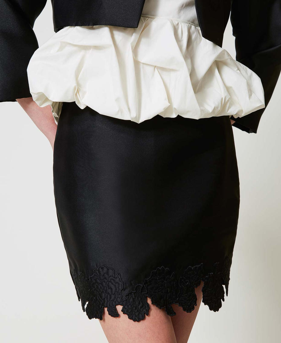 Twill miniskirt with broderie anglaise Black Woman 251AP2260_00006_03