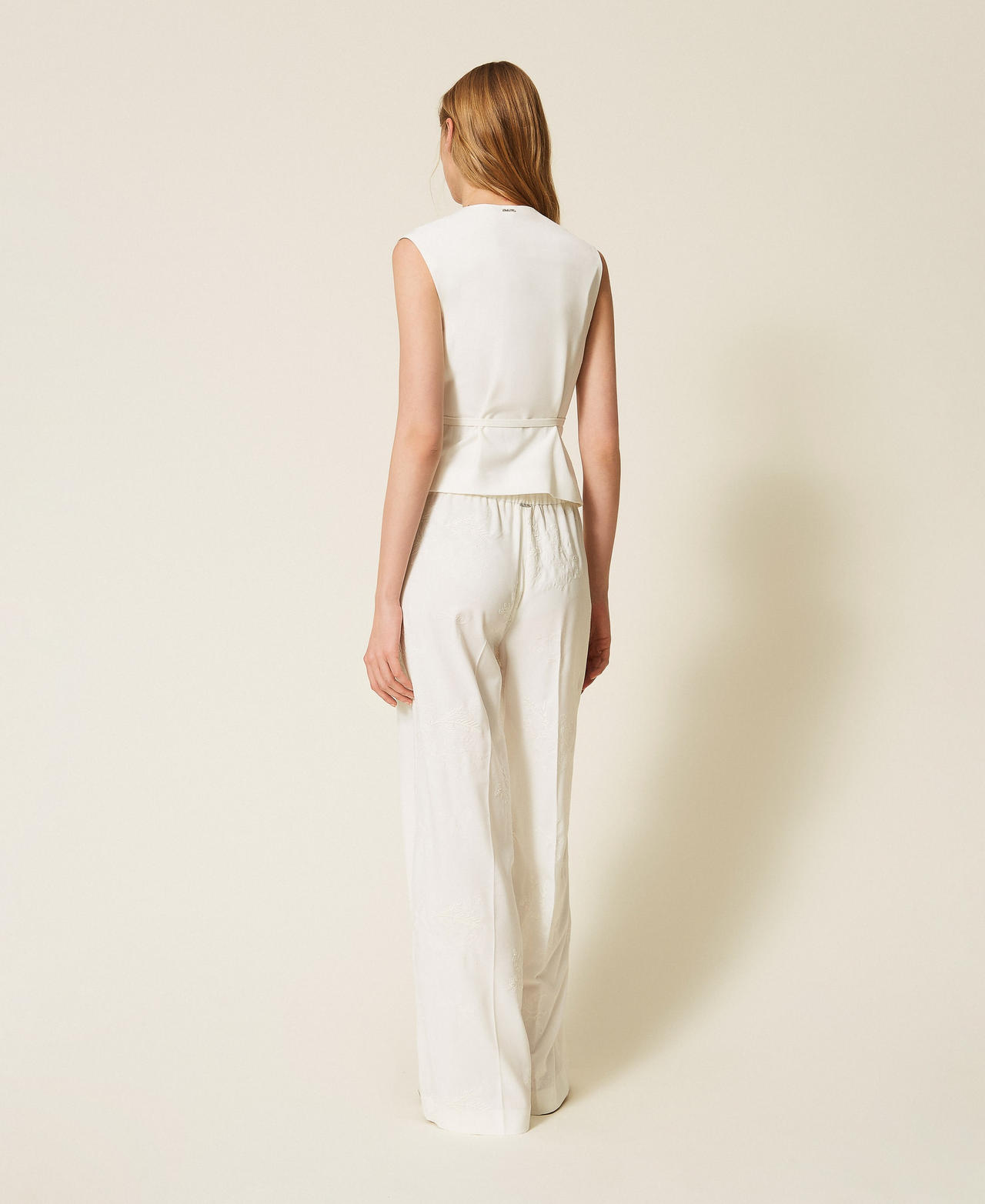 Bestickte Palazzo-Hose Lilie Frau 261TE2023_00381_03